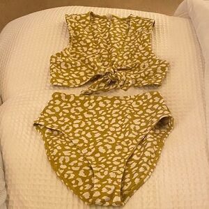Stylish Women's Swim Set in Mustard and White